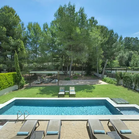 Manresa Villa *