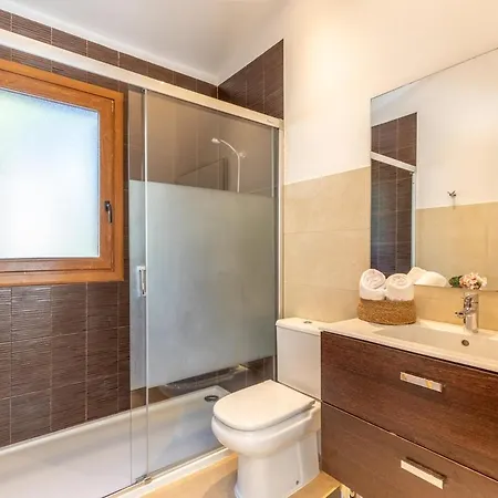 Manresa Villa *